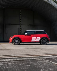 MINI 1965 Victory Edition – profil boczny z numerem 52, edycja specjalna